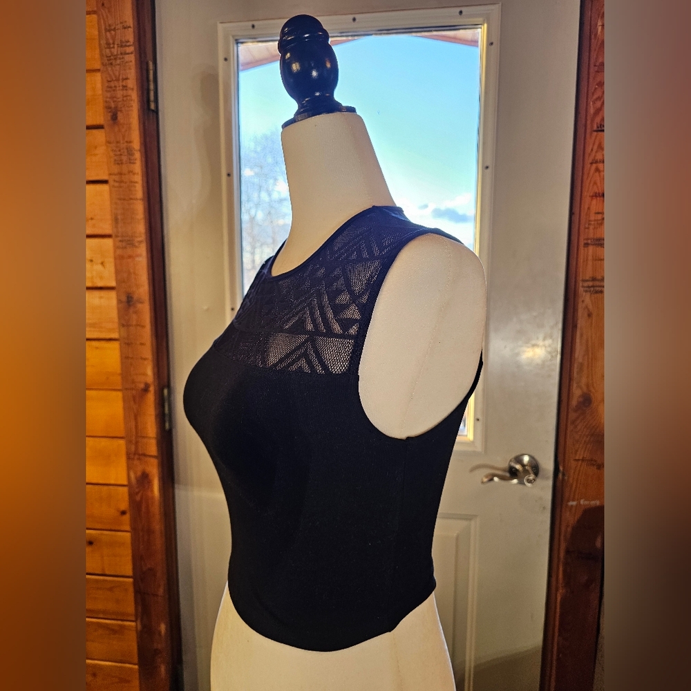 Aztec Crop Top - Picture 2 of 3